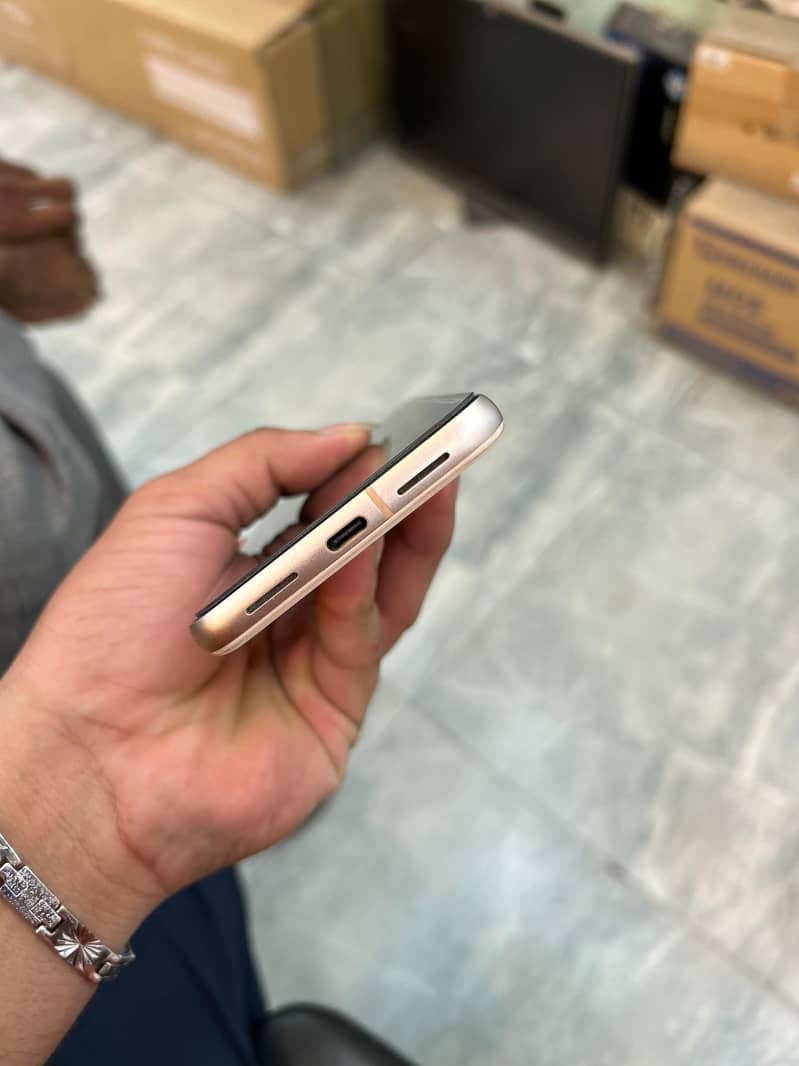Google Pixel 8 1