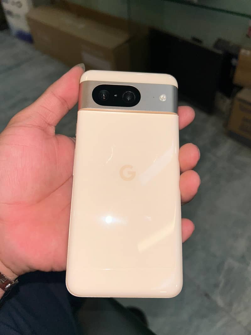 Google Pixel 8 4