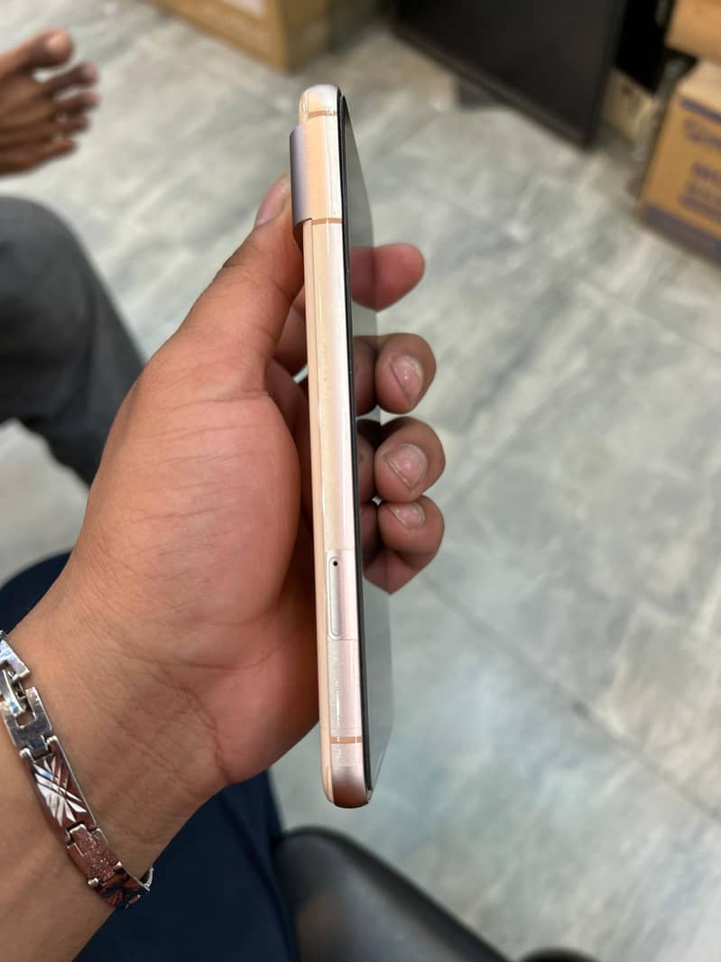 Google Pixel 8 5