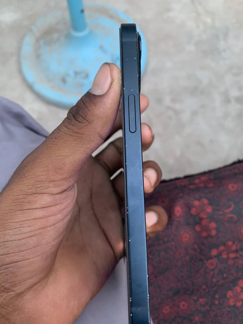 Apple iPhone 13 1