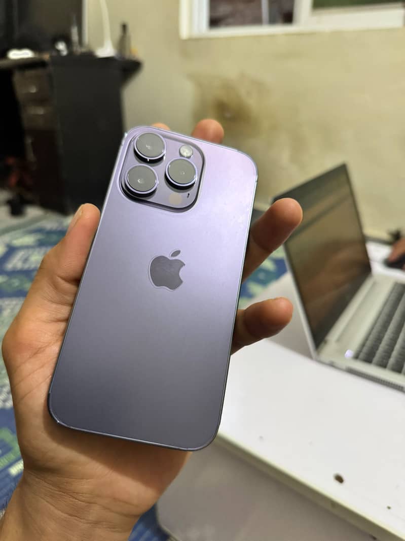 Apple iPhone 14 Pro 0