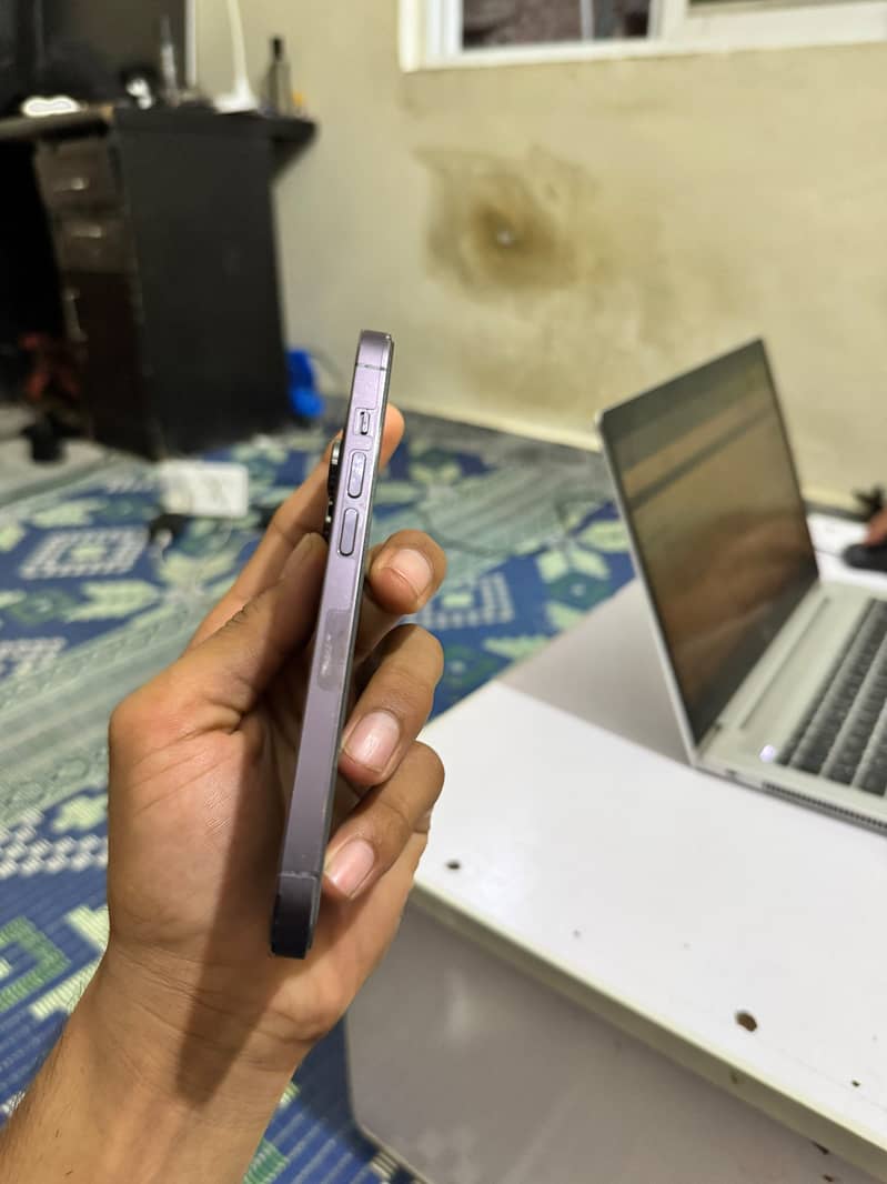 Apple iPhone 14 Pro 1