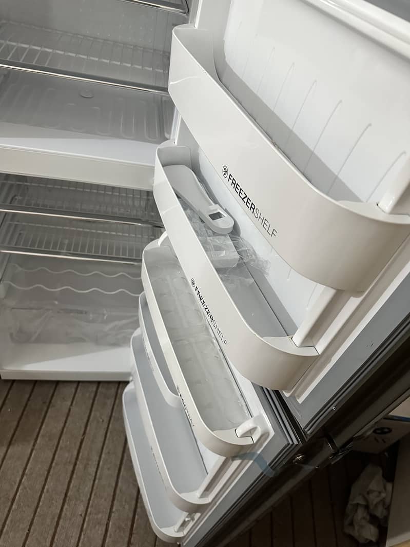 Orient fridge, double door fridge, 260 liter, new fridge, radiant grey 2