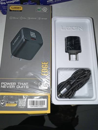 Apple 20W Charger with USB-C to Lightning Cable new hi ha bas box open