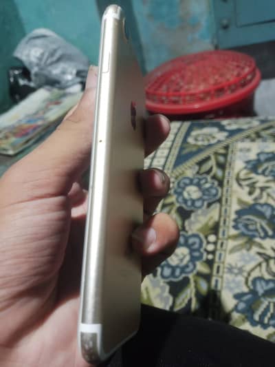 Apple iPhone 7