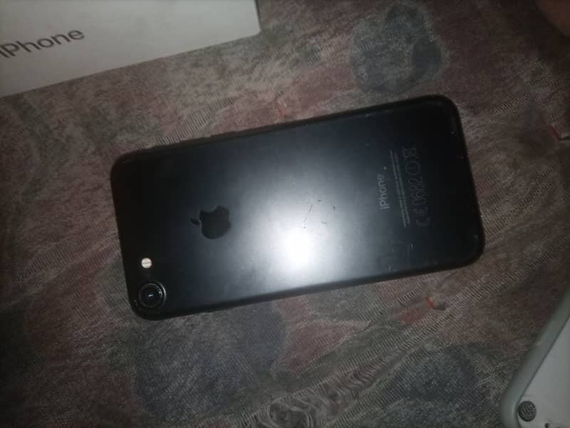 Apple iPhone 7 2