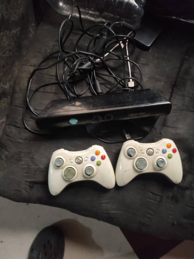fully working kinect sensor and controller for Xbox 360 1