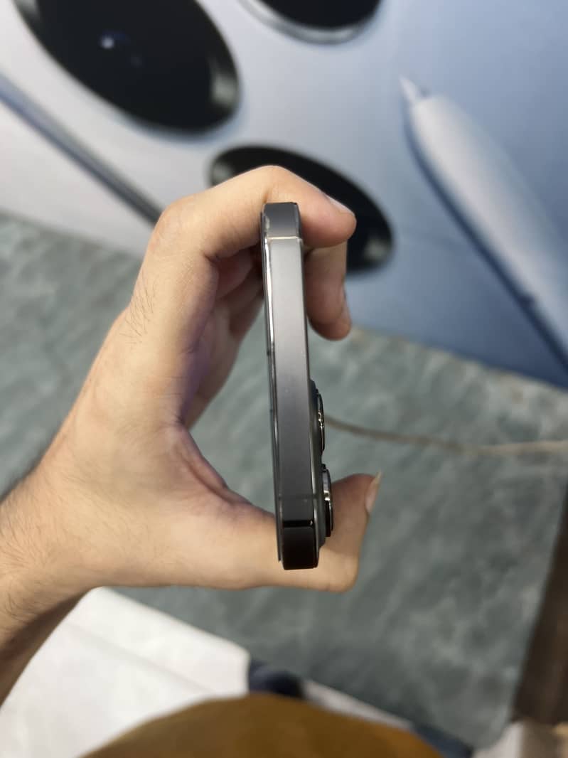 iPhone 13 Pro Max 4
