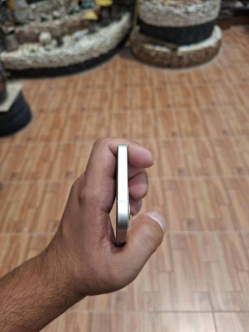 IPhone 12 4