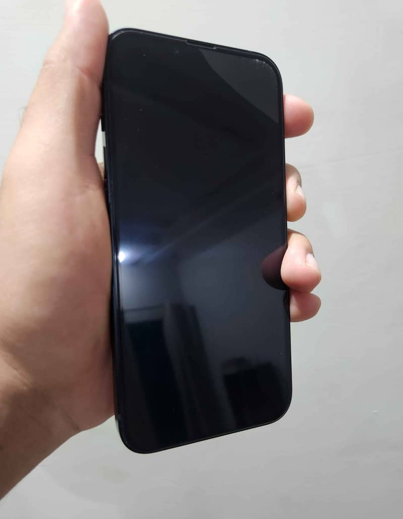 Apple iPhone 13 1