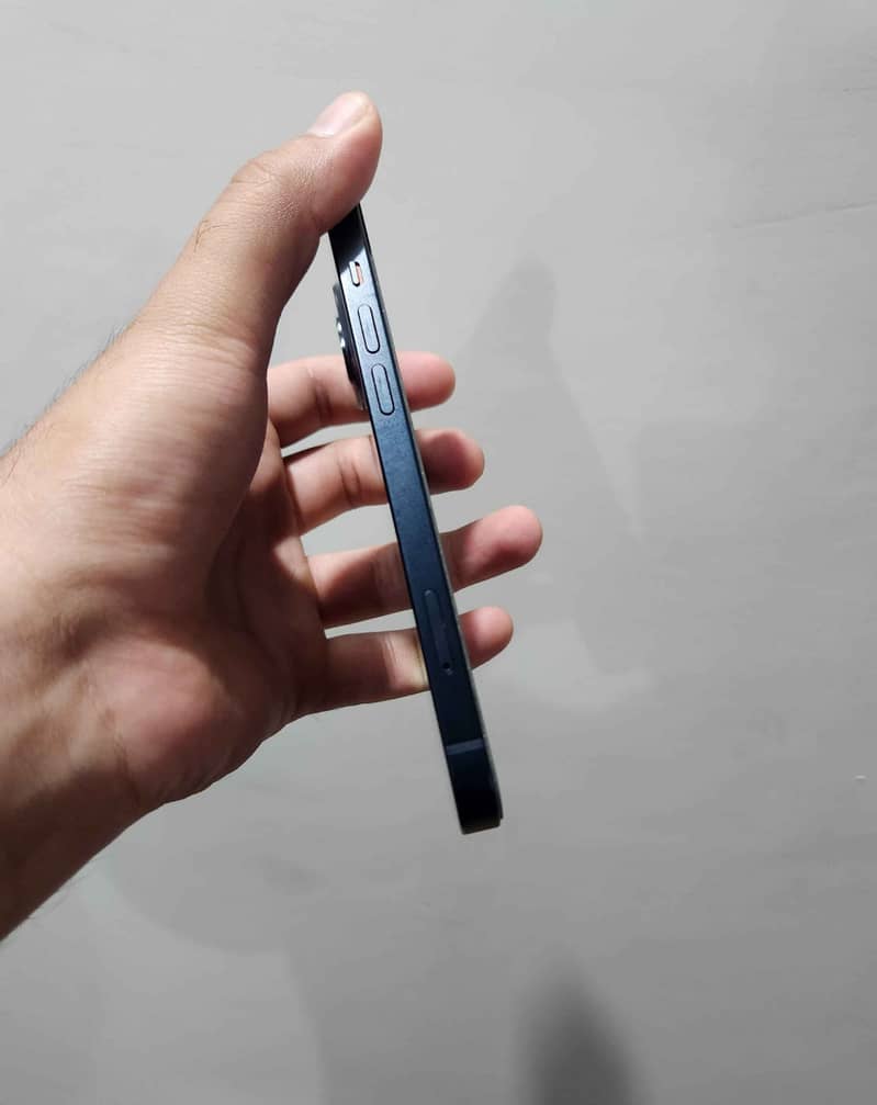 Apple iPhone 13 4