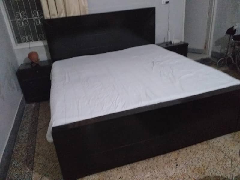 bed with sides 0
