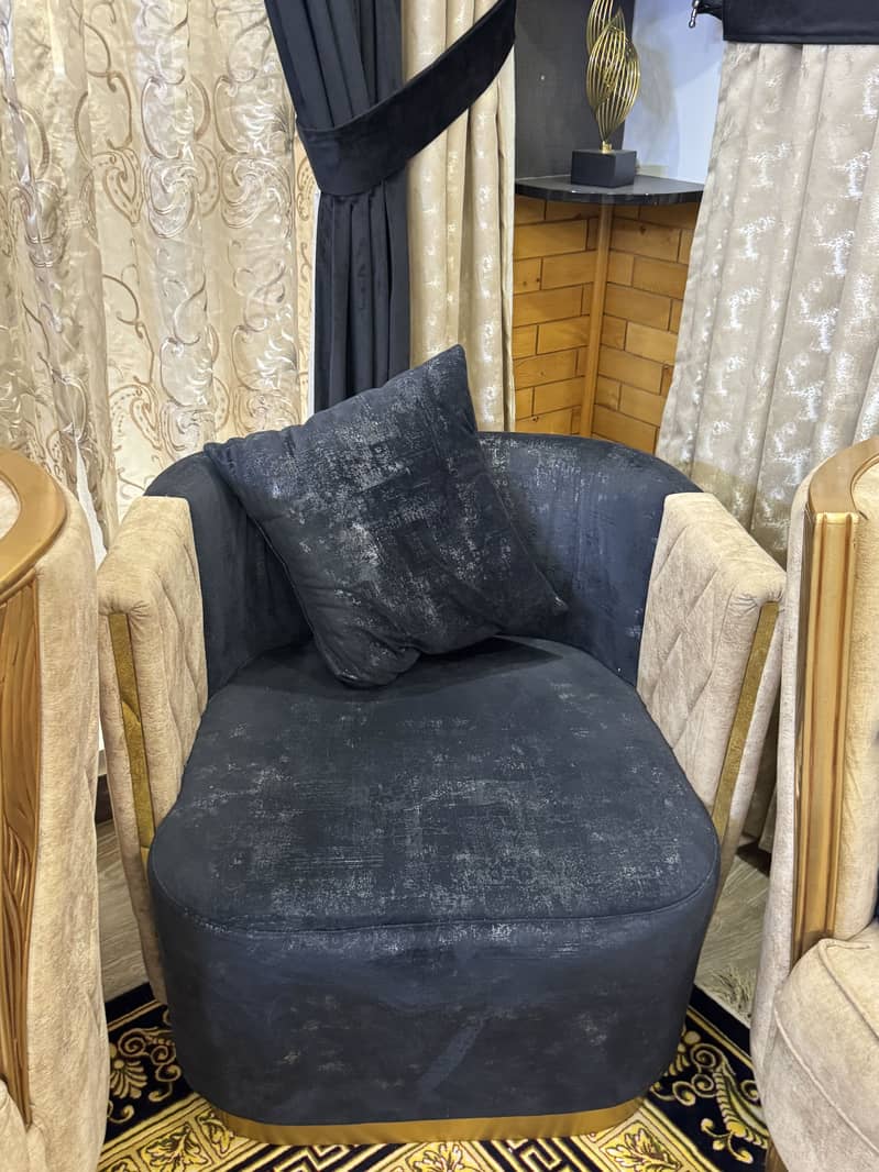 Luxury 9 Seater Designer Sofa Set with Tables – Excellent Condition 9