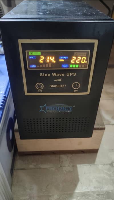 Prodigy 24 volt Inverter, Battery charger, Solar charge controller