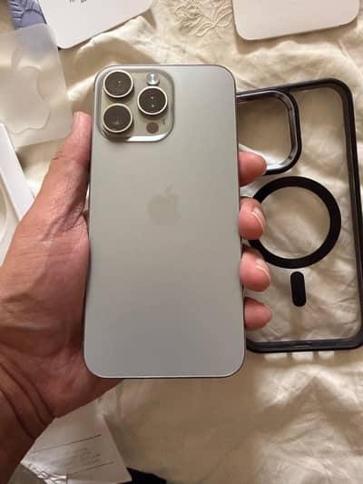 Apple iPhone 15 Pro Max dual sim 256 GB BH 87% PTA Approved