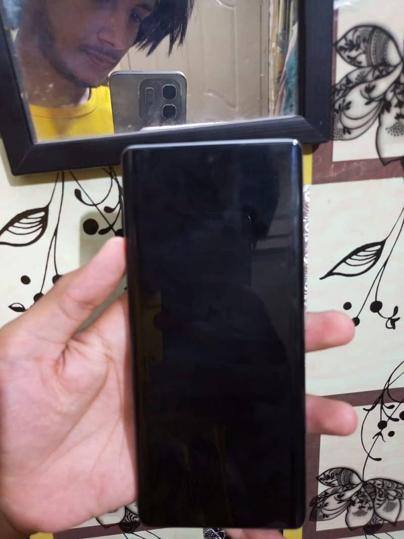Tecno CAMON 40 Pro 0