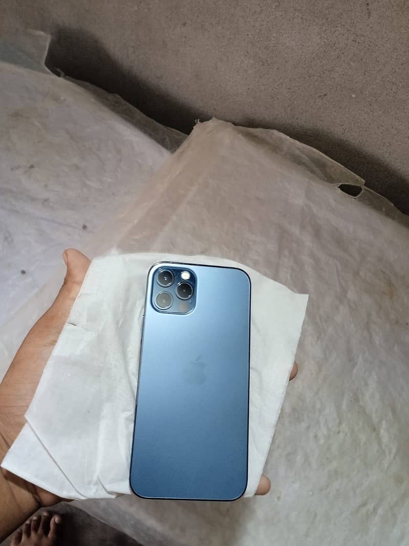 iPhone 12 Pro 4