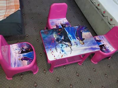 3 chairs and table