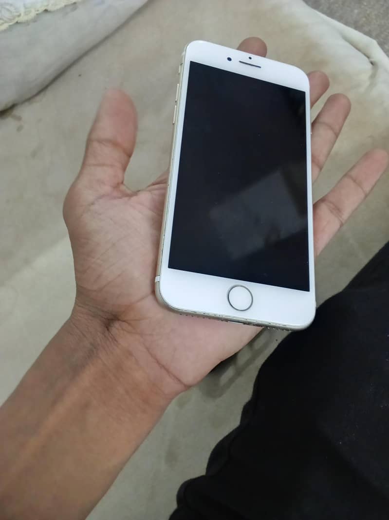 Apple iPhone 7 0