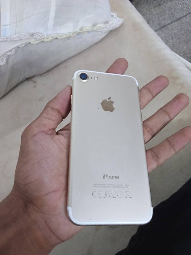 Apple iPhone 7 1