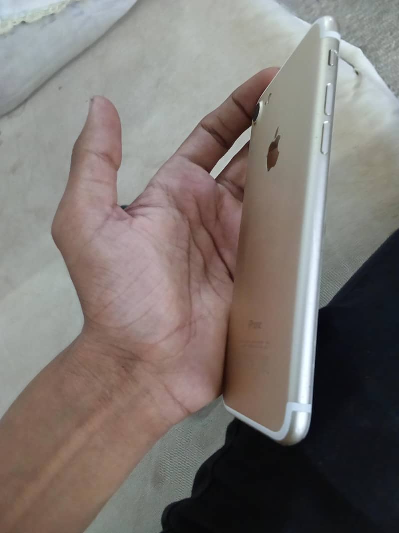 Apple iPhone 7 5