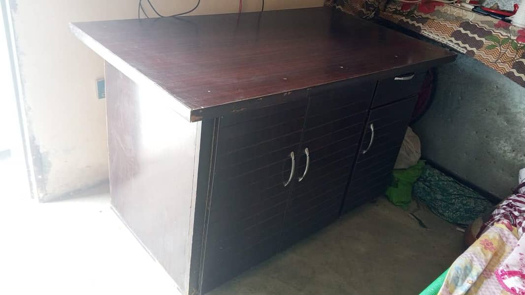 Iron Table 0