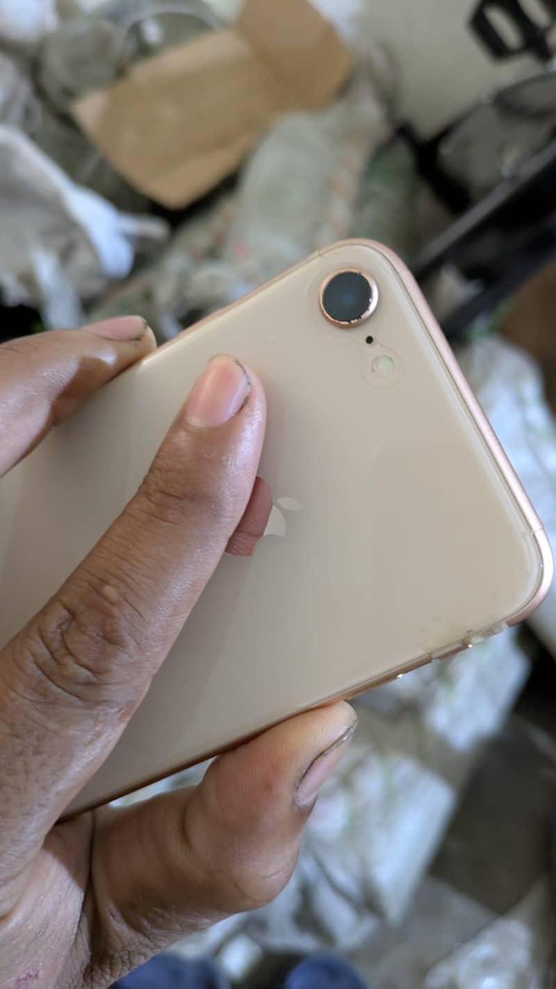Apple iPhone 8 1