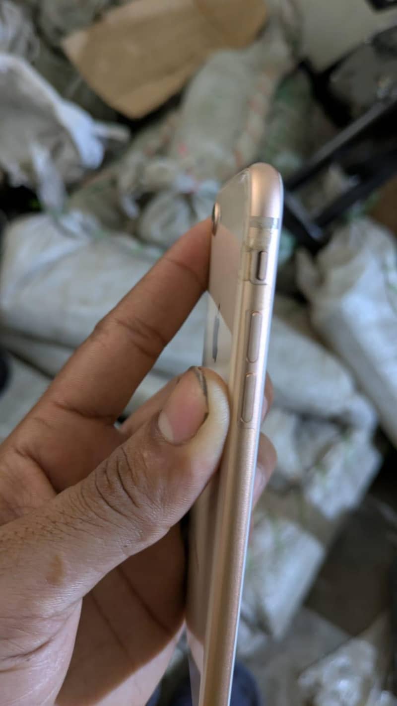 Apple iPhone 8 5