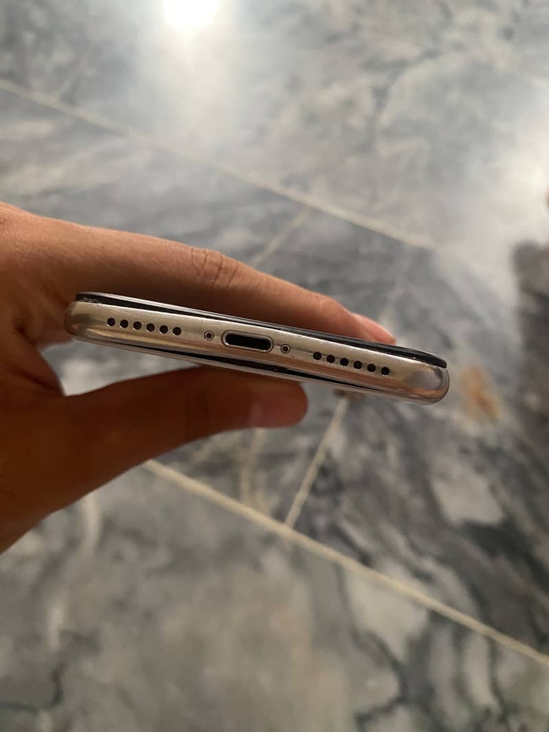 Apple iPhone X 0
