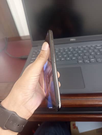 Xsmax esim active h