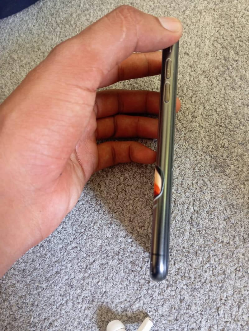 Apple iPhone X 3