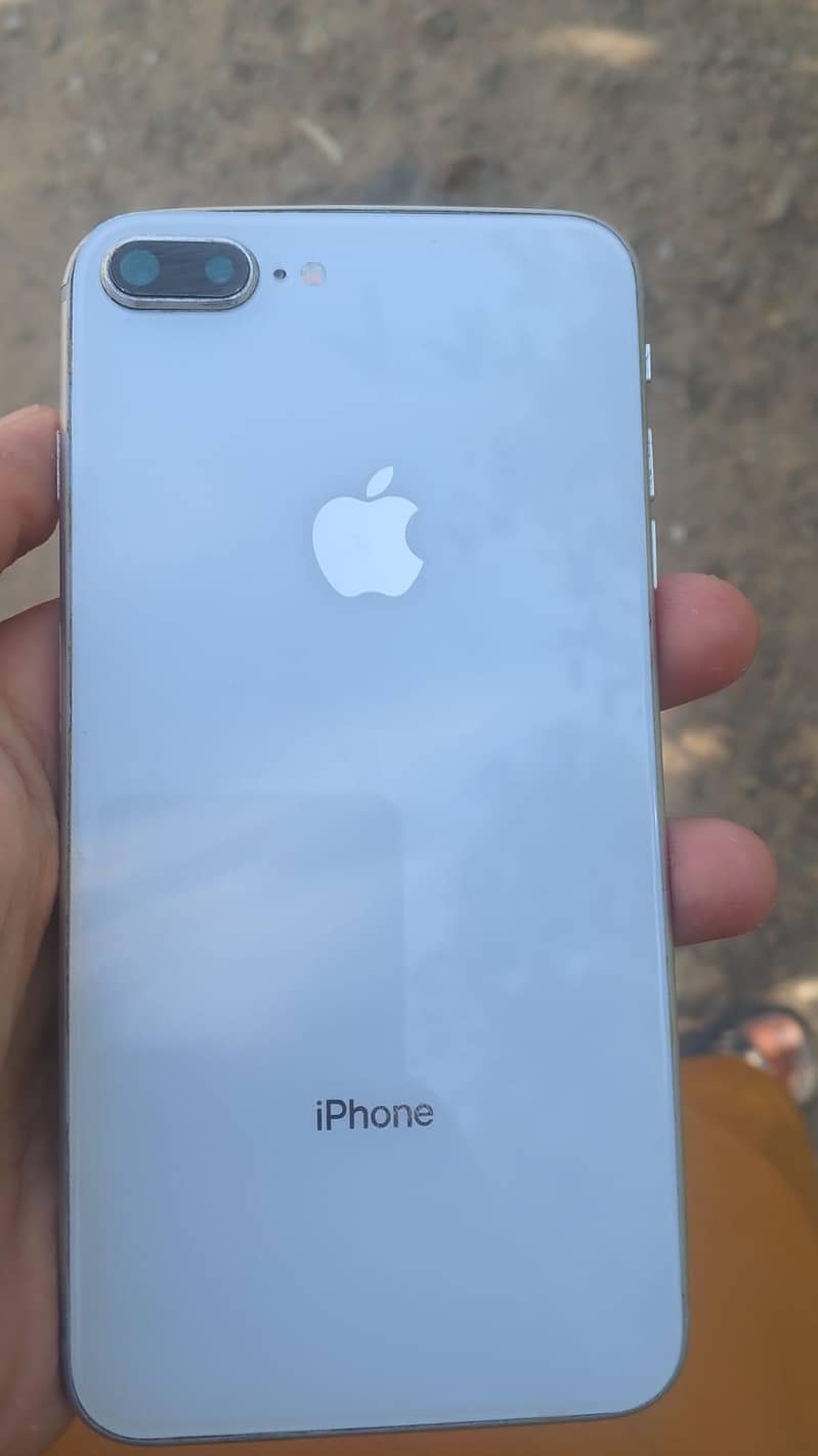 Apple iPhone 8 Plus 1
