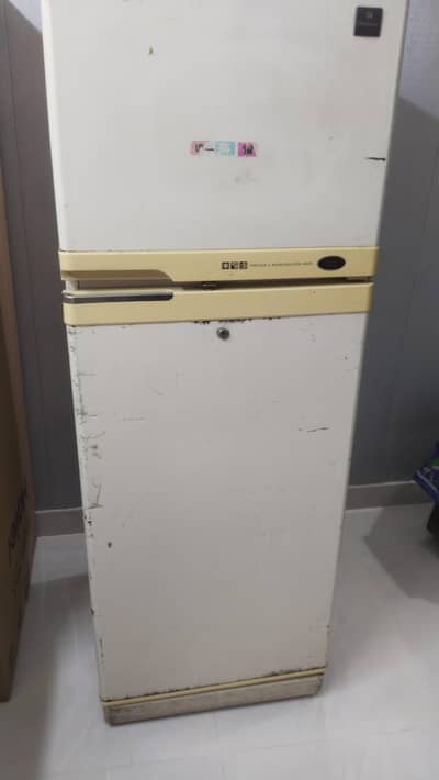Dawlance Refrigerator medium size