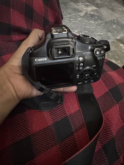 Canon EOS 1100 D