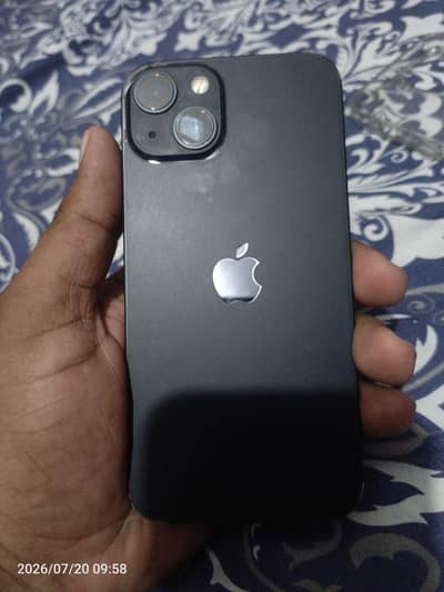 Apple iPhone 13