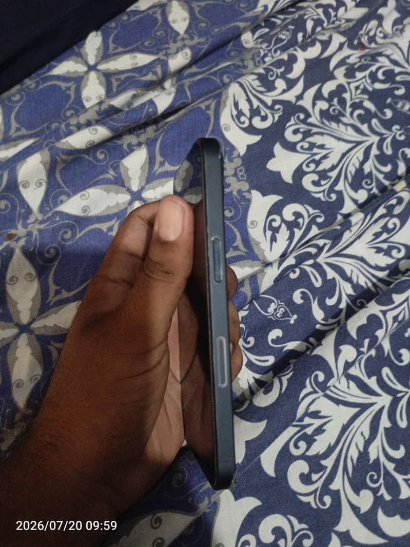 Apple iPhone 13 1