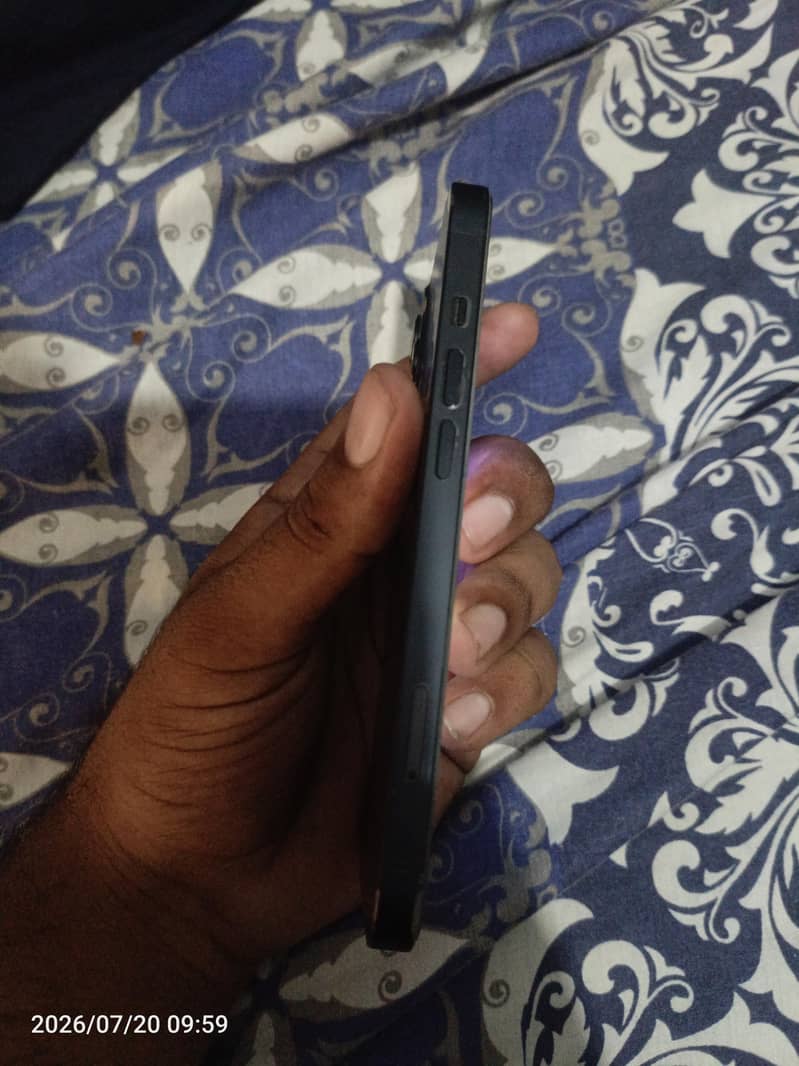 Apple iPhone 13 3