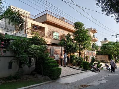 Prime Location Marghzar Officers Colony House Sized 10 Marla
