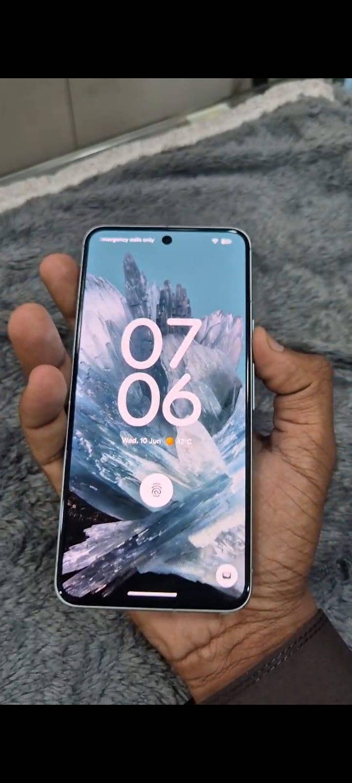 Google Pixel 8 4