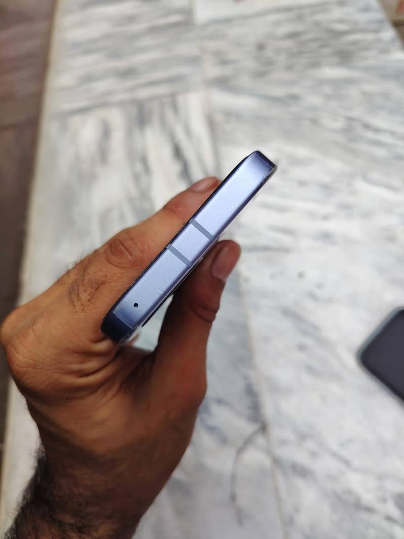 Google Pixel 9a 4