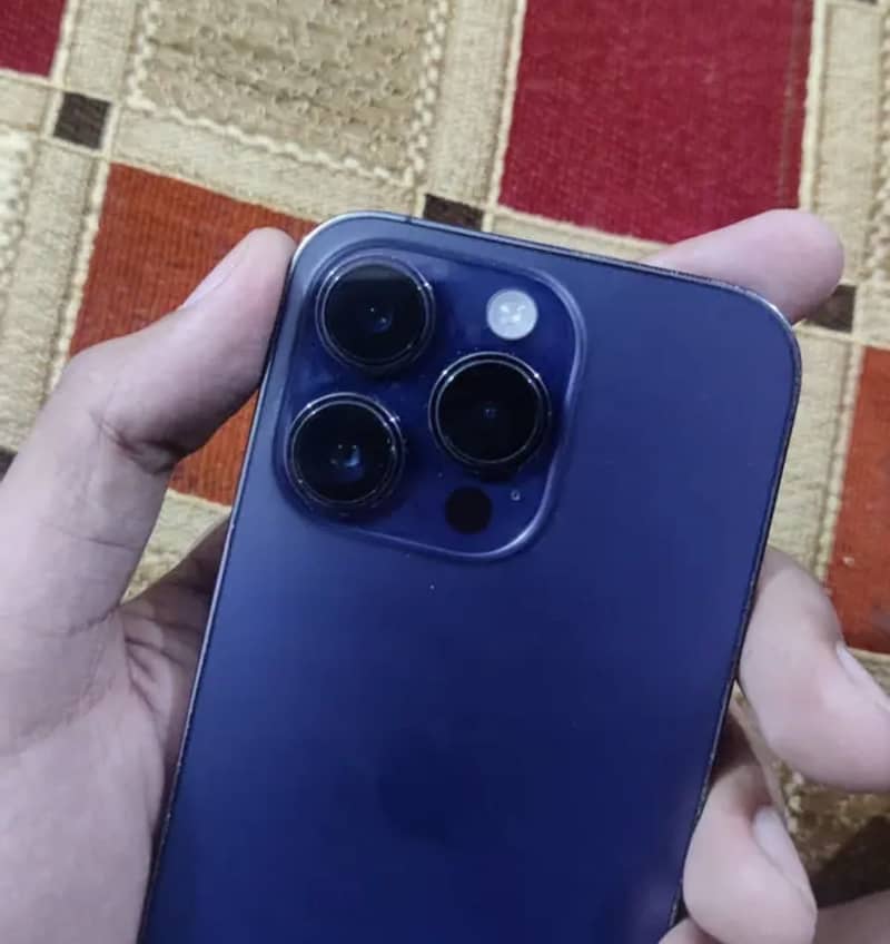 Apple iPhone 14 Pro 0