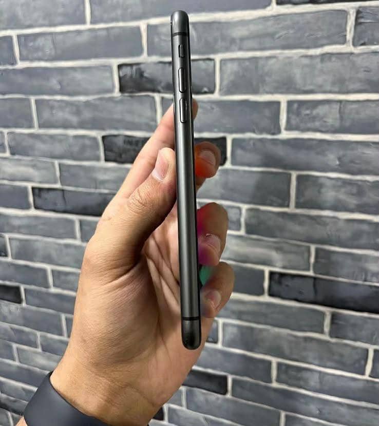 Apple iPhone 11 5