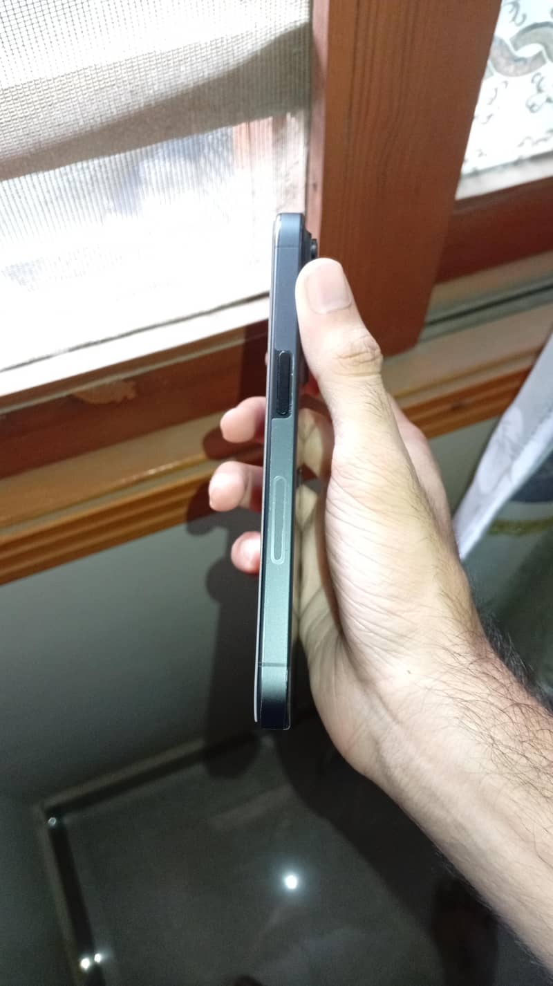 Apple iPhone 15 Pro 7
