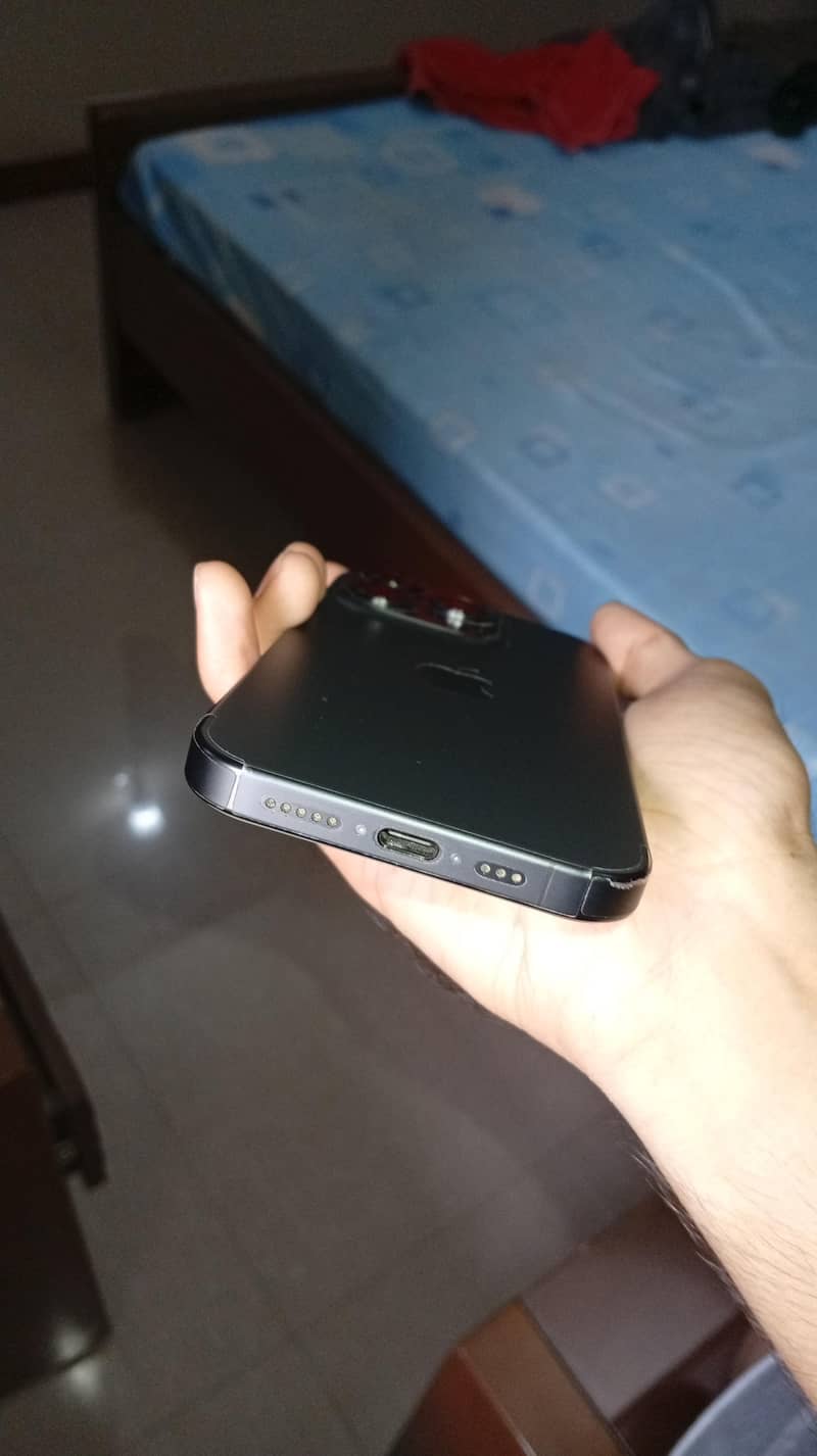 Apple iPhone 15 Pro 11