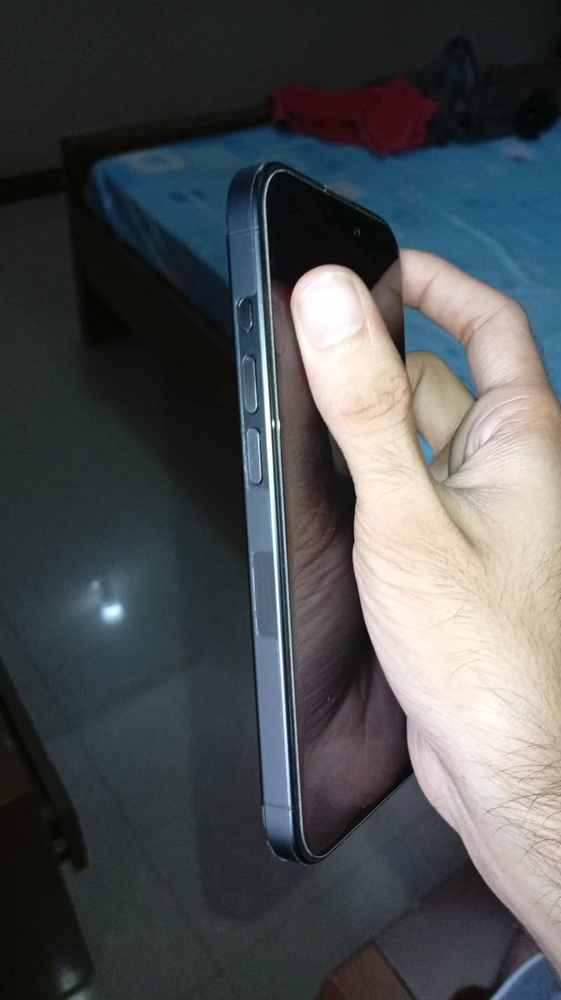 Apple iPhone 15 Pro 12