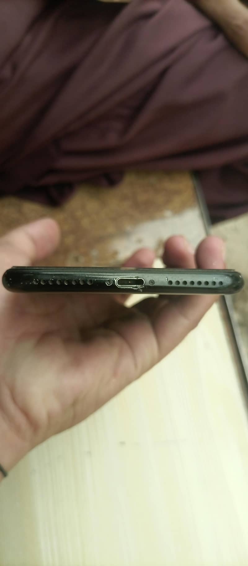 Apple iPhone 7 Plus 4