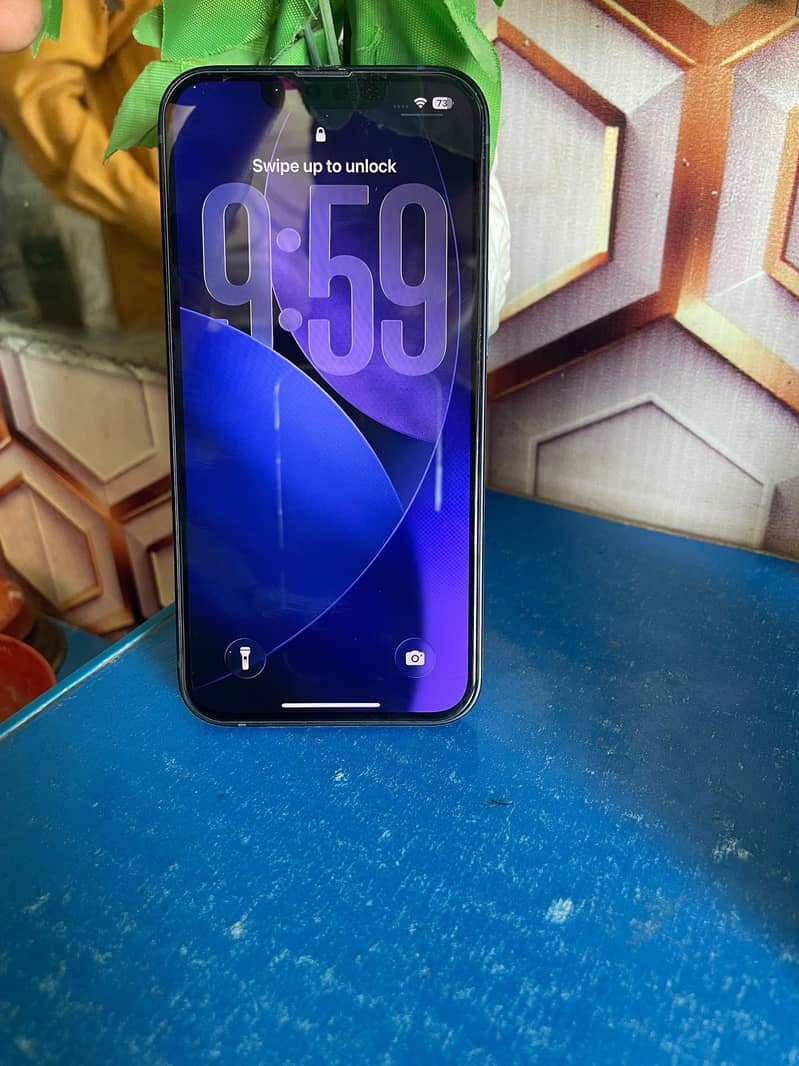 Apple iPhone 13 4