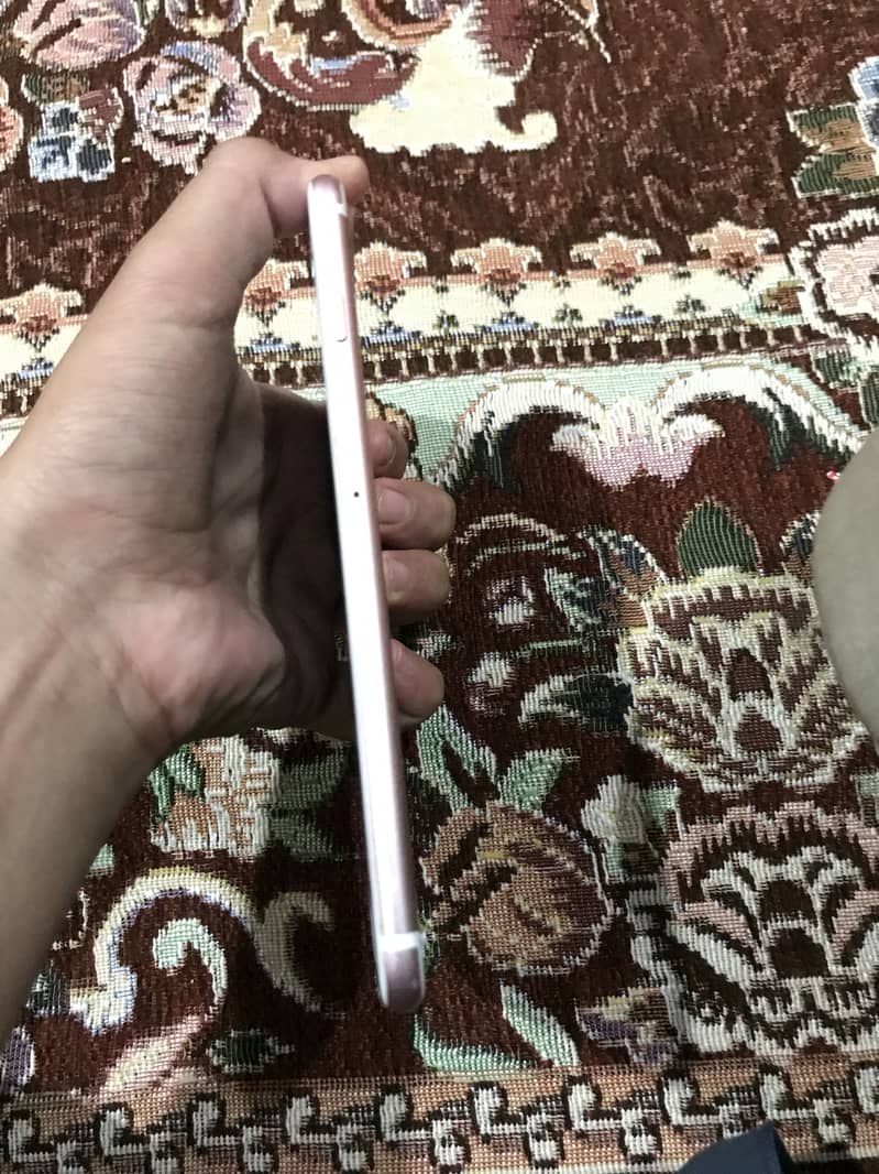 Apple iPhone 7 Plus 3