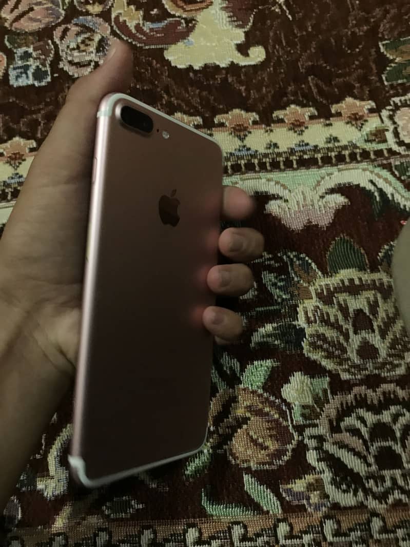 Apple iPhone 7 Plus 4