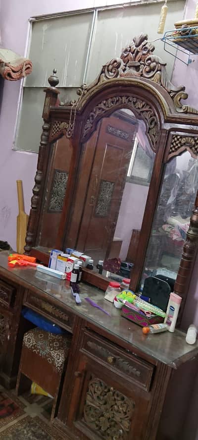 pora room set hai